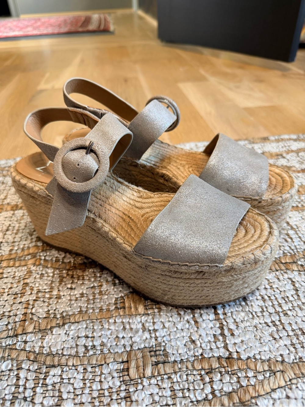 Marc Fisher Metallic Espadrille Wedges 8.5 like new!